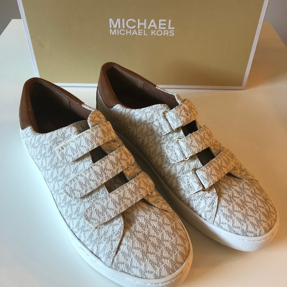 michael kors crossbody messenger bag